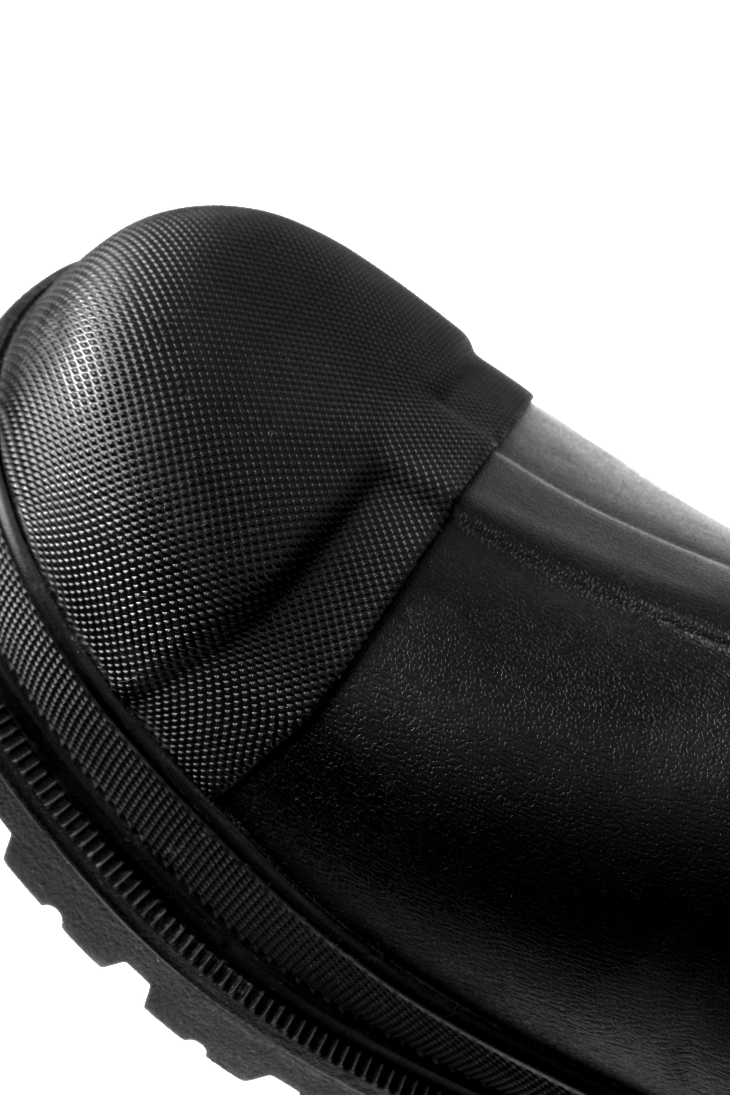 Close-up of toe cap on Trudave IronShield Series tall waterproof steel toe work boots – blue and black design showing reinforced front protection and durable waterproof construction